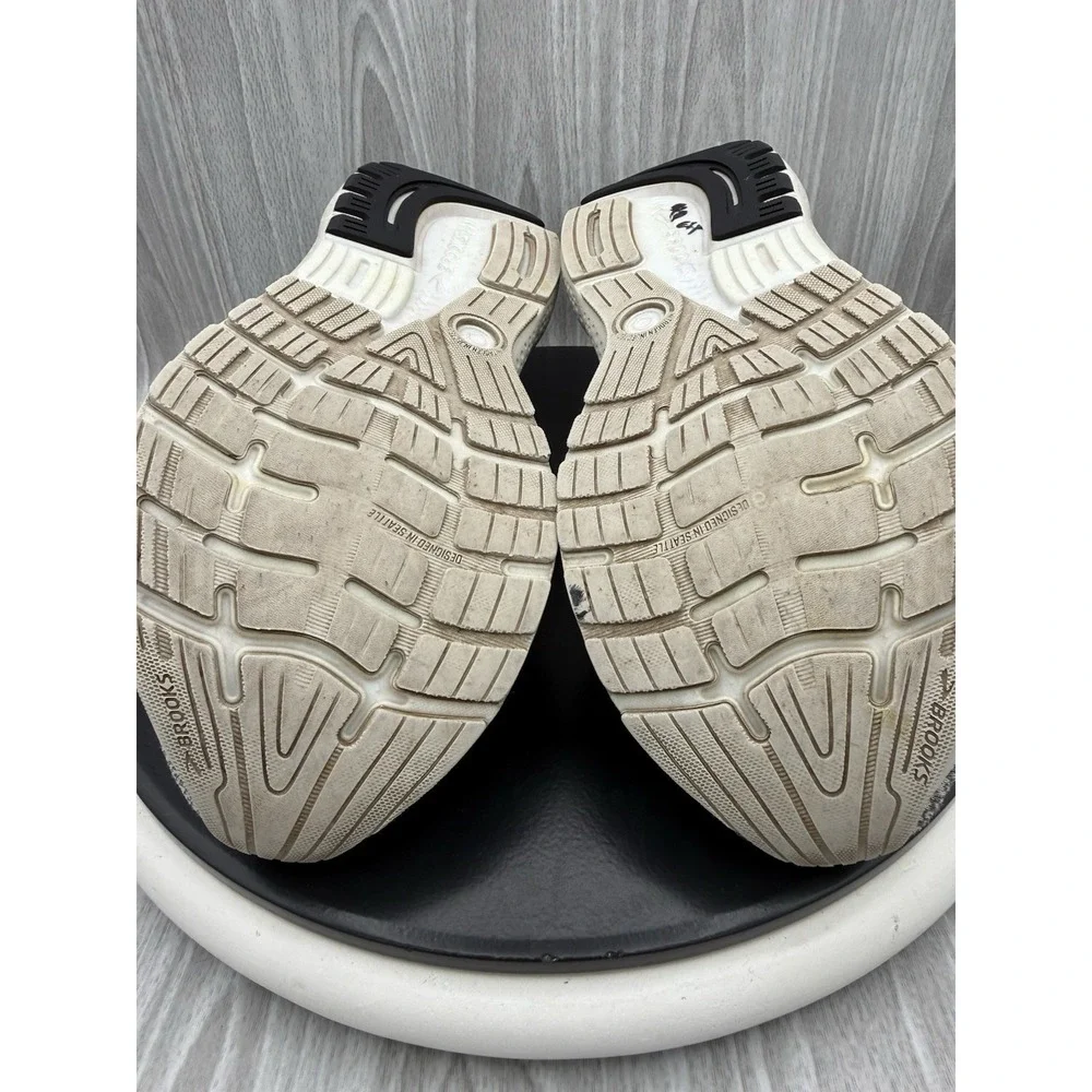 Brooks Ghost 16 Womens Size 10 Running Gray Shoes Athletic Sneakers 1204071B006